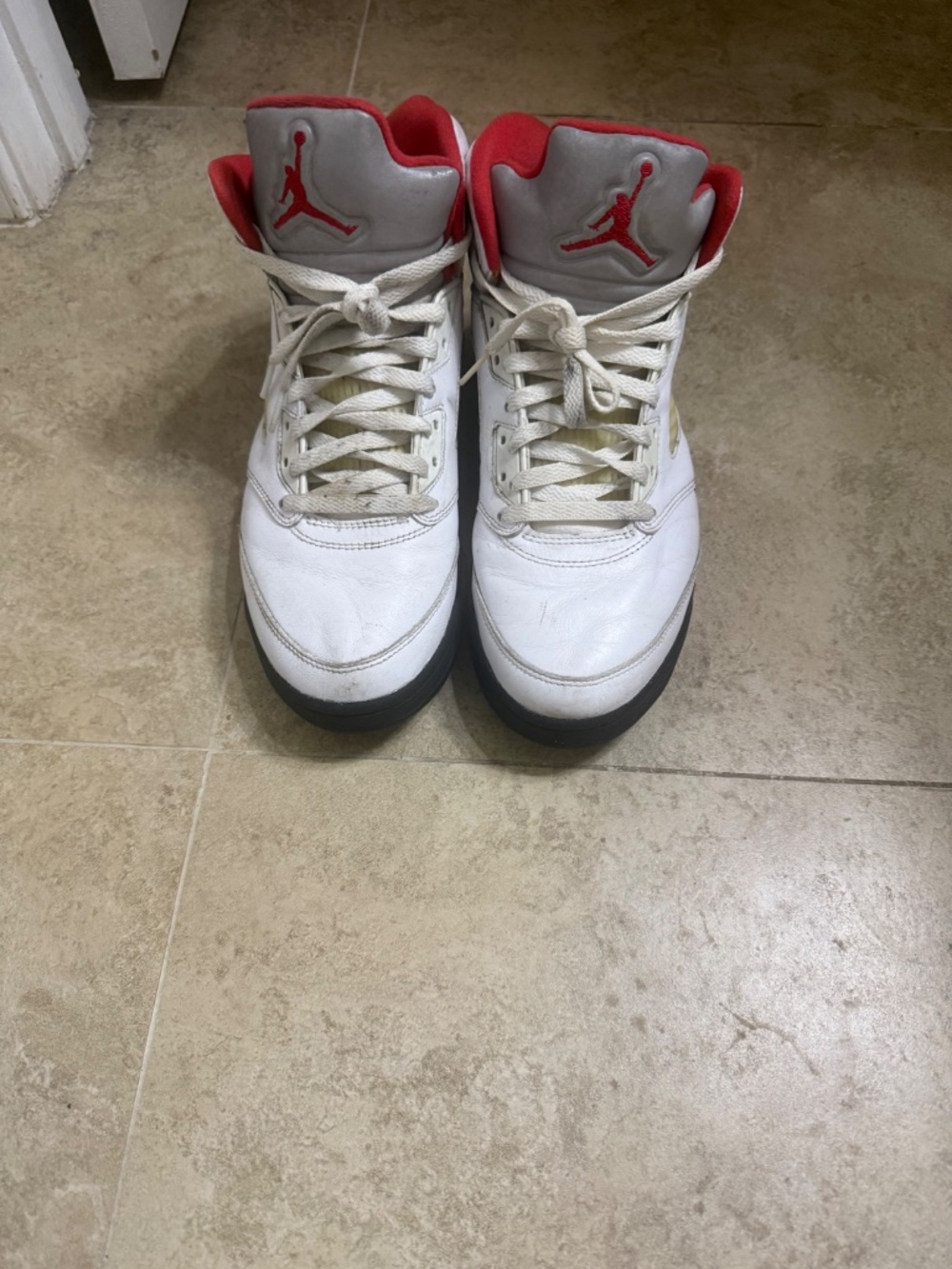 Air Jordan 5 Fire Red’s - Picture 2 of 5